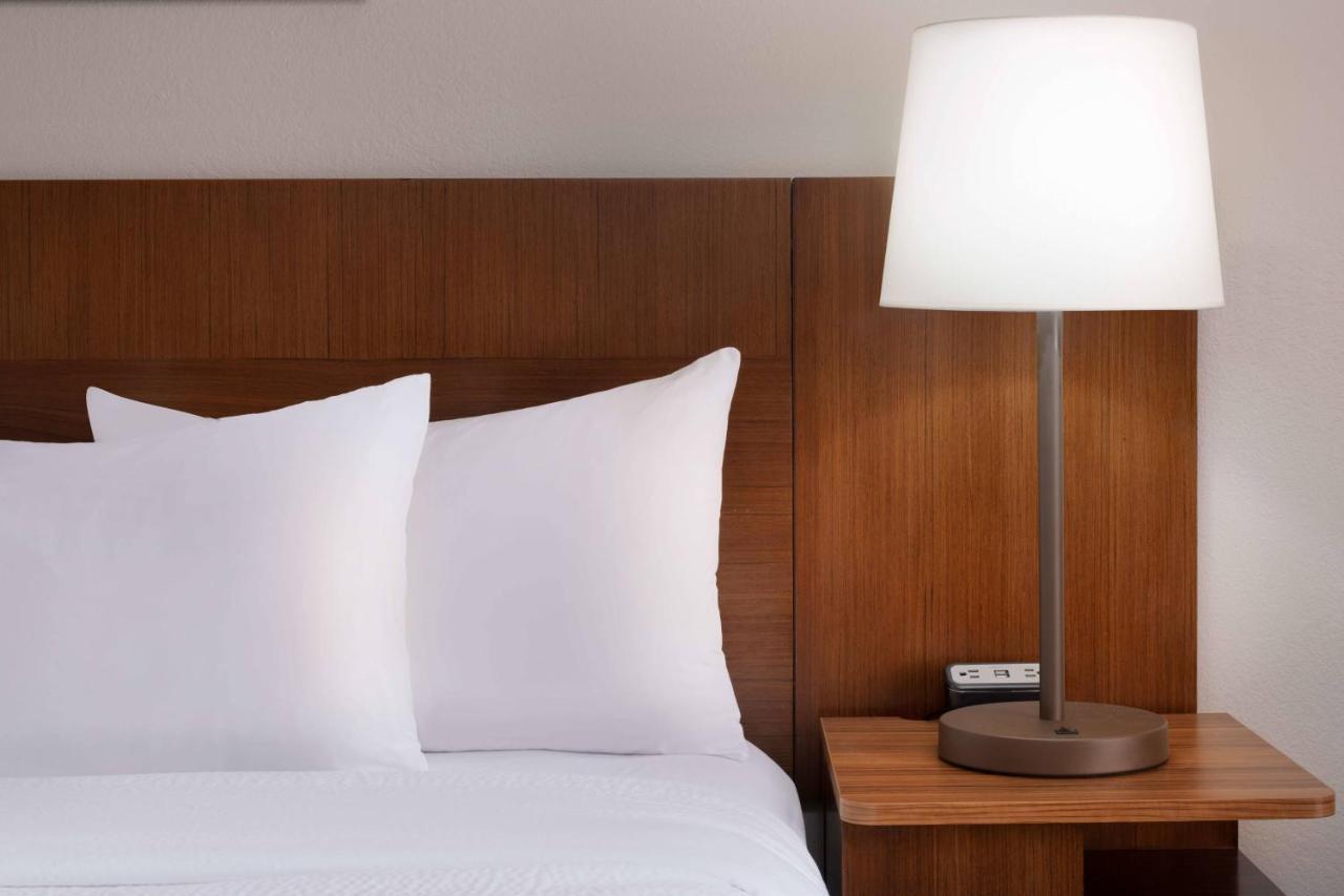 Fairfield Inn And Suites Austin South Екстериор снимка