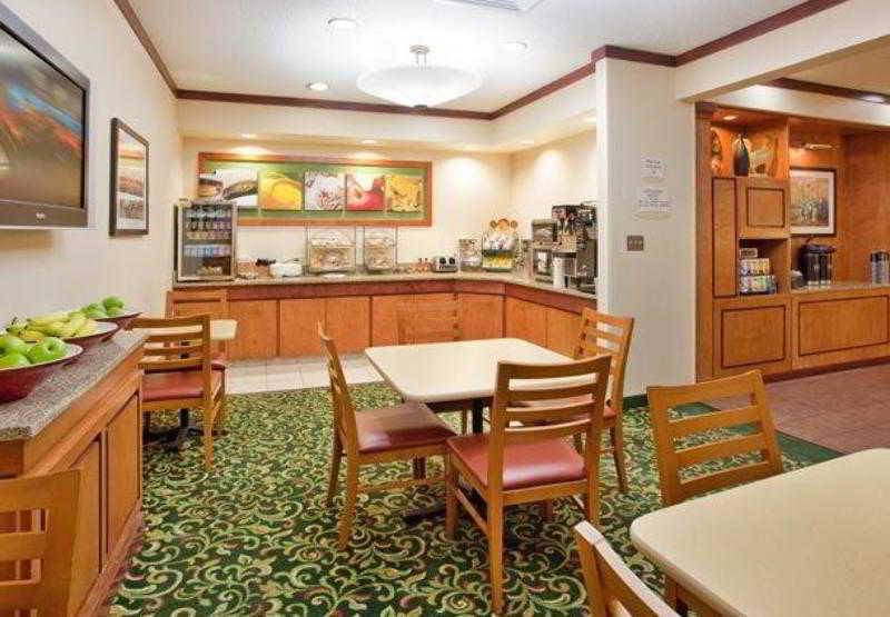 Fairfield Inn And Suites Austin South Ресторант снимка