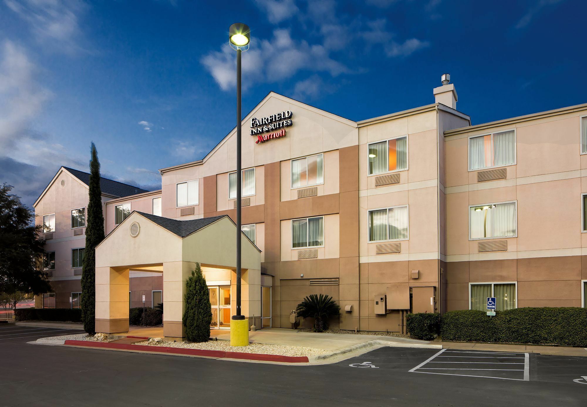 Fairfield Inn And Suites Austin South Екстериор снимка