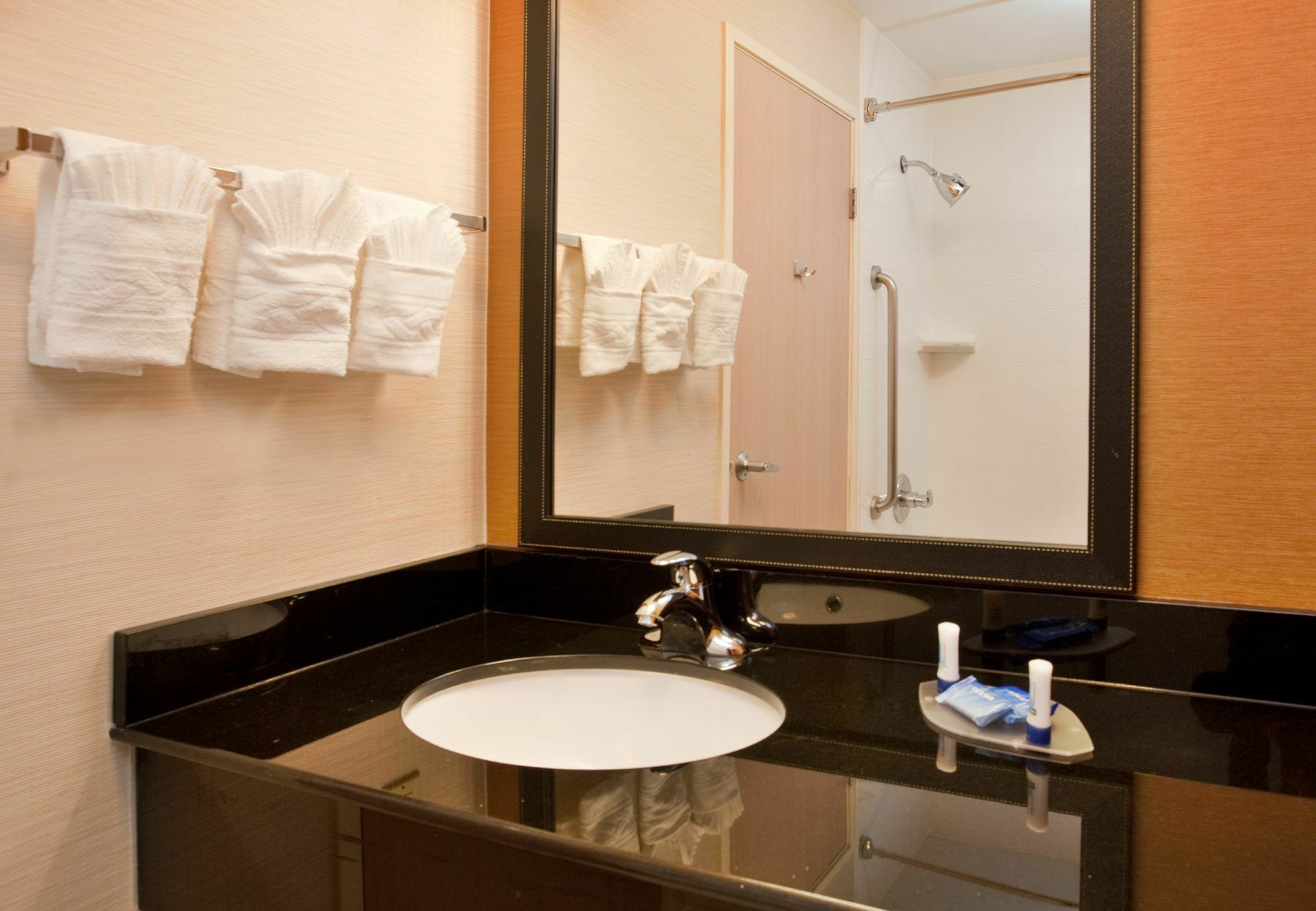 Fairfield Inn And Suites Austin South Екстериор снимка